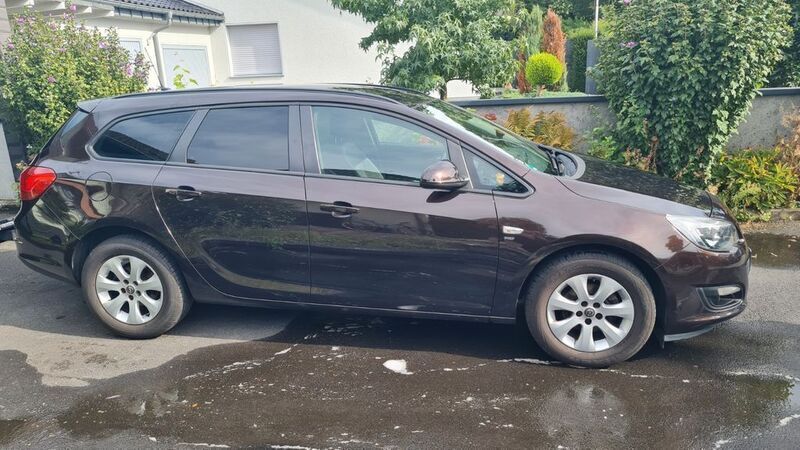 Braun Gebraucht 2014 Opel Astra Kombi | 4.500 € (Guter Preis) - Bild 1/4