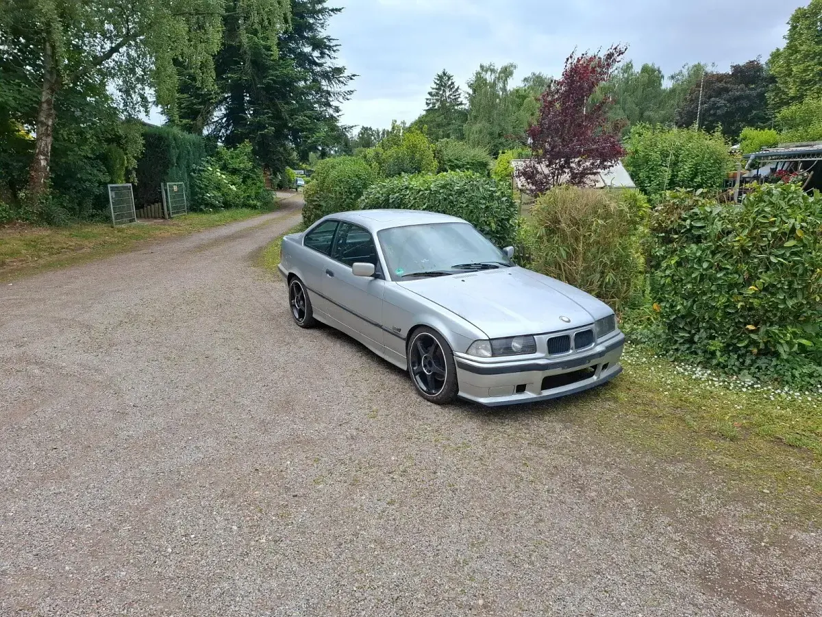 Gebraucht BMW 318 Basis 140 PS (102 kW) 1991 Coupé