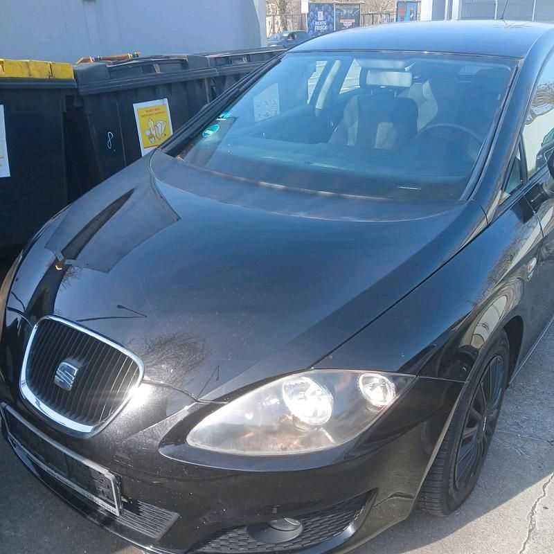 Gebraucht Seat Leon 92 PS (67 kW) 2010 Schwarz Kleinwagen