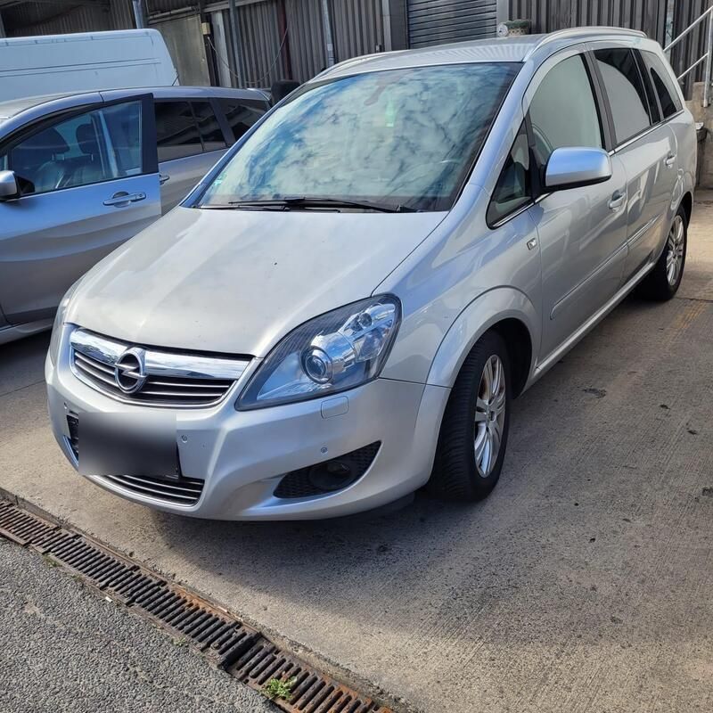 Silber Gebraucht 2012 Opel Zafira Van / Kleinbus | 5.200 € (Fairer Preis) - Bild 1/4