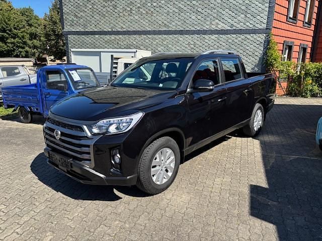 Space black metallic Gebraucht 2024 Ssangyong (KGM) Musso Quartz Limousine | 33.945 € - Bild 1/4