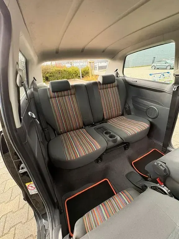 Gebraucht VW Fox 60 PS (44 kW) 2011 Schwarz Kleinwagen
