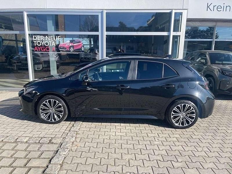 Gebraucht Toyota Corolla Team 116 PS (85 kW) 2021 Mysticschwarz mica met. Limousine