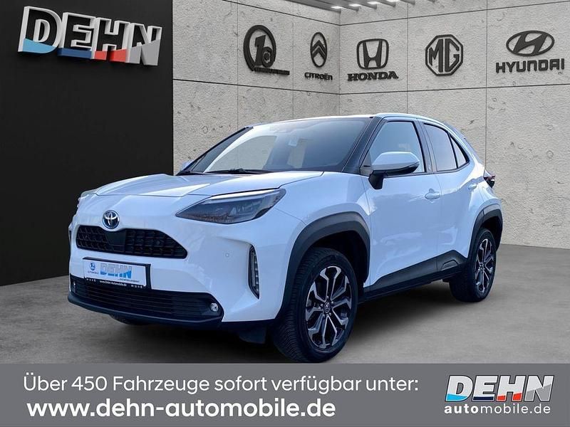 Gebraucht Toyota Yaris Hybrid Team 116 PS (85 kW) 2023 Weiß Limousine