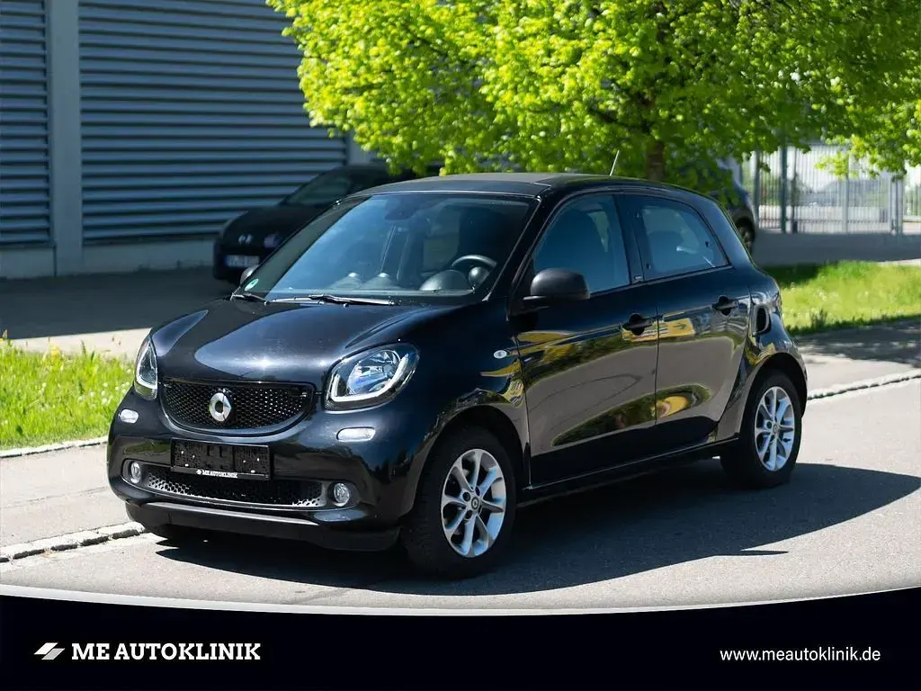 Second-hand Smart ForFour Passion 71 CP (52 kW) 2017 Negru Hatchback
