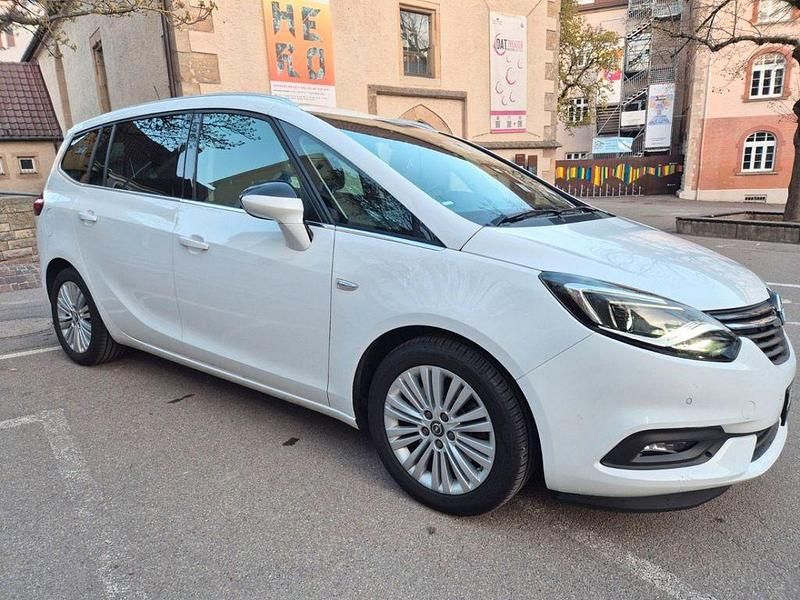 Weiß Gebraucht 2018 Opel Zafira Innovation Van / Kleinbus | 10.000 € - Bild 1/4