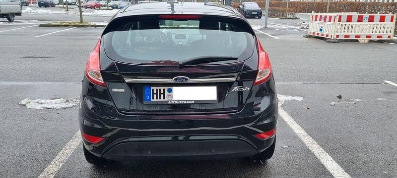 Gebraucht Ford Fiesta Titanium 101 PS (74 kW) 2013 Schwarz Kleinwagen