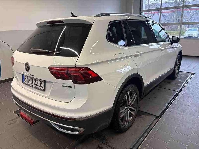 Gebraucht VW Tiguan Allspace Elegance 190 PS (139 kW) 2021 Weiß SUV