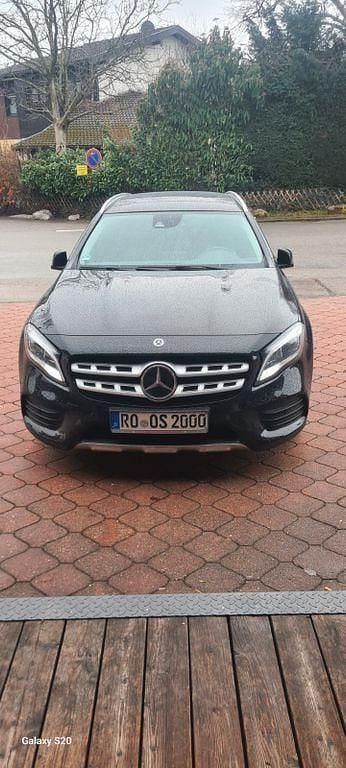 Gebraucht Mercedes GLA200 156 PS (114 kW) 2019 Schwarz SUV