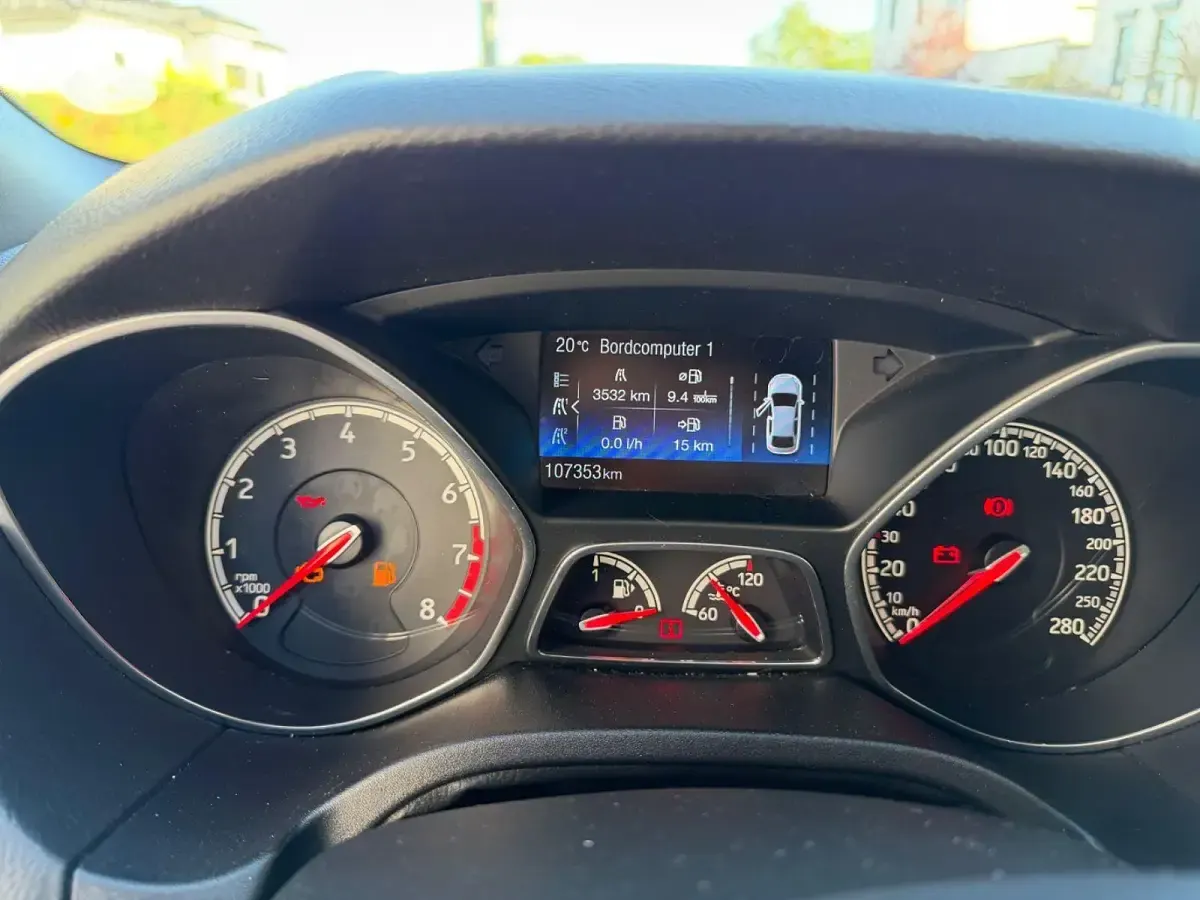 Gebraucht Ford Focus Sport 250 PS (183 kW) 2017 Weiß Limousine