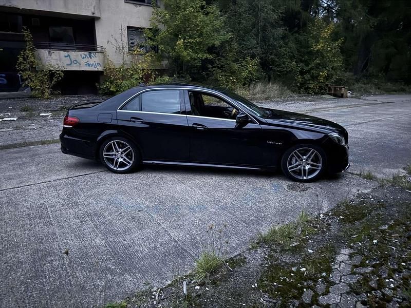 Gebraucht Mercedes E500 Avantgarde 408 PS (300 kW) 2014 Schwarz Limousine