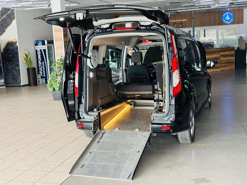 Gebraucht Ford Tourneo Titanium 120 PS (88 kW) 2018 Schwarz Van / Kleinbus