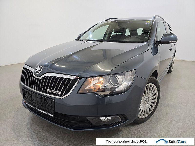 Gebraucht Skoda Superb Active 105 PS (77 kW) 2014 Grau Kombi