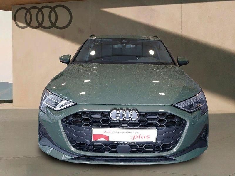 Gebraucht Audi A3 Performance 204 PS (150 kW) 2025 Distriktgrün metallic Limousine