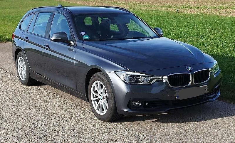 Grau Gebraucht 2018 BMW 318 Advantage Kombi | 16.000 € (Teuer) - Bild 1/4