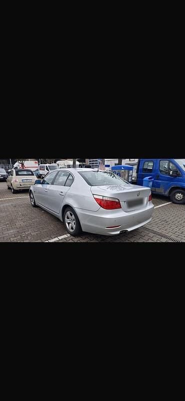 Gebraucht BMW 523 190 PS (139 kW) 2007 Silber Limousine