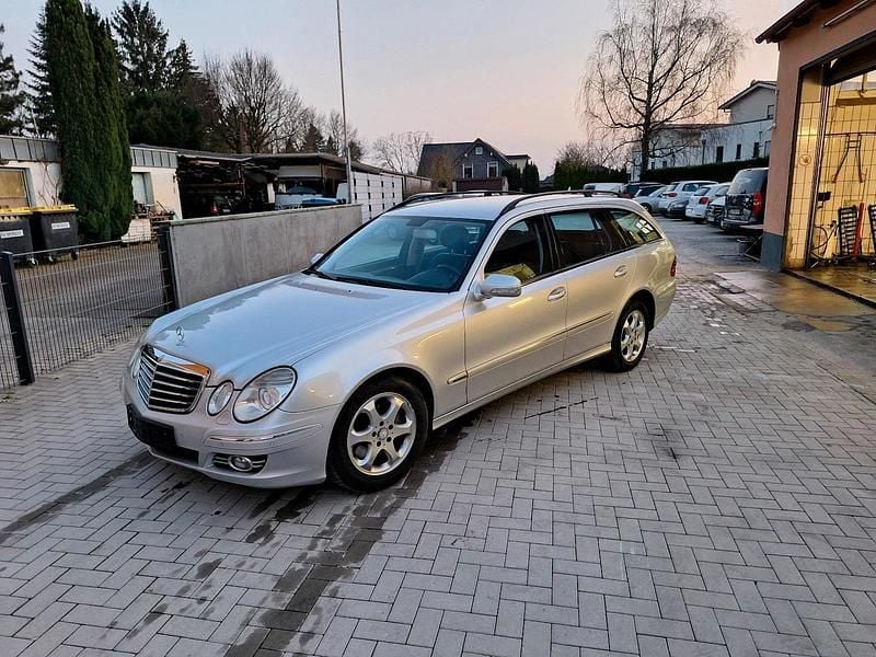 Gebraucht Mercedes R280 230 PS (169 kW) 2008 Silber Van / Kleinbus