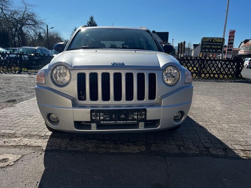 Gebraucht Jeep Compass Sport 170 PS (125 kW) 2008 Silber SUV