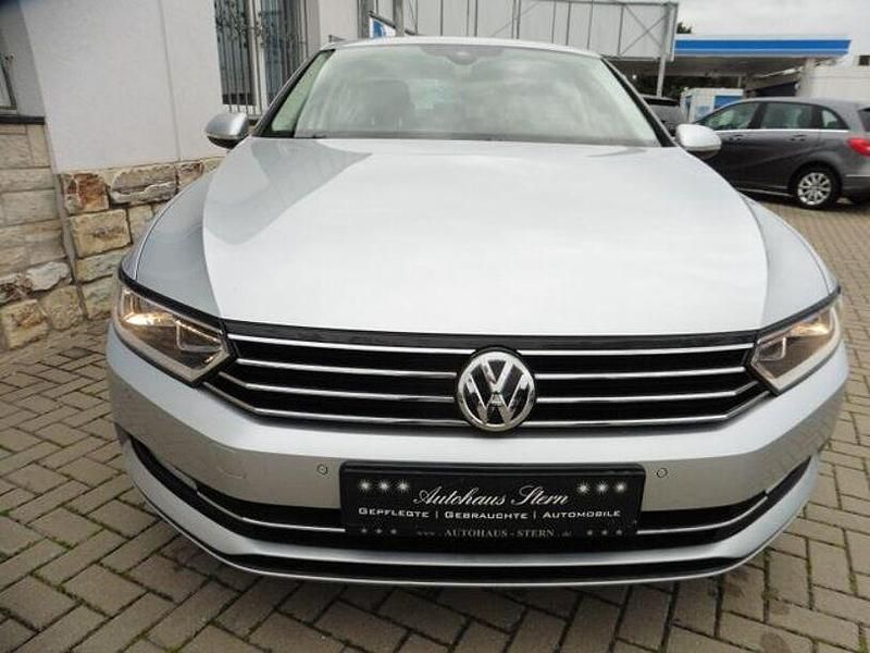 Gebraucht VW Passat Trendline 125 PS (91 kW) 2015 Schwarz Kombi