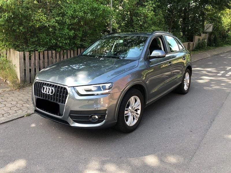 Grau Gebraucht 2014 Audi Q3 SUV | 9.999 € (Guter Preis) - Bild 1/4