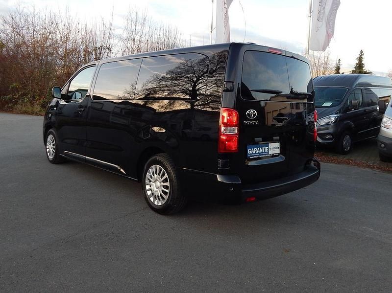 Gebraucht Toyota Proace 144 PS (105 kW) 2022 Black pearl paint Van / Kleinbus