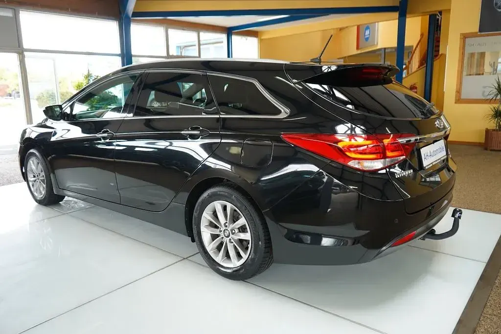 Gebraucht Hyundai i40 Trend 116 PS (85 kW) 2018 Schwarz Kombi
