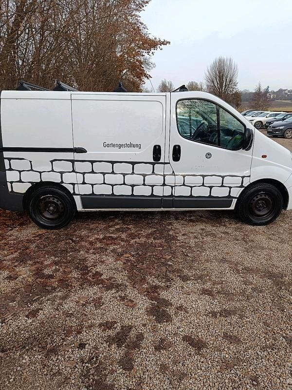 Weiß Gebraucht 2010 Opel Vivaro Van / Kleinbus | 4.600 € - Bild 1/4