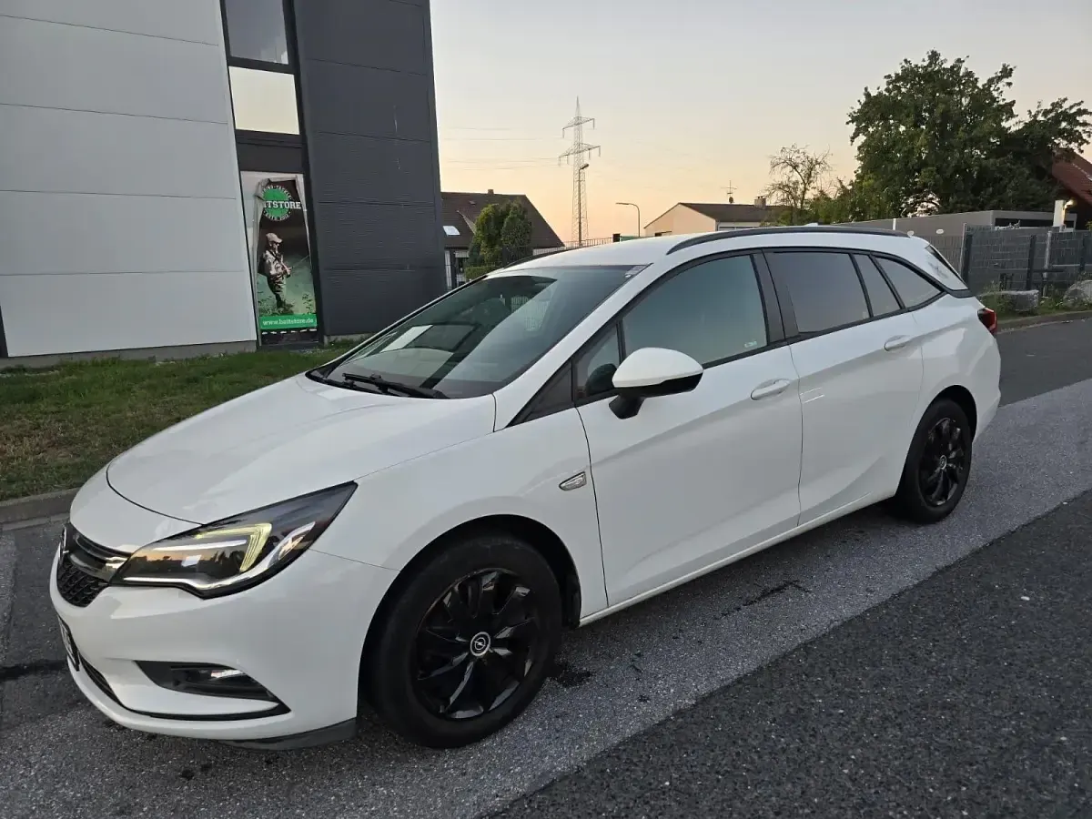 Gebraucht Opel Astra Edition 95 PS (69 kW) 2018 Weiß Kombi