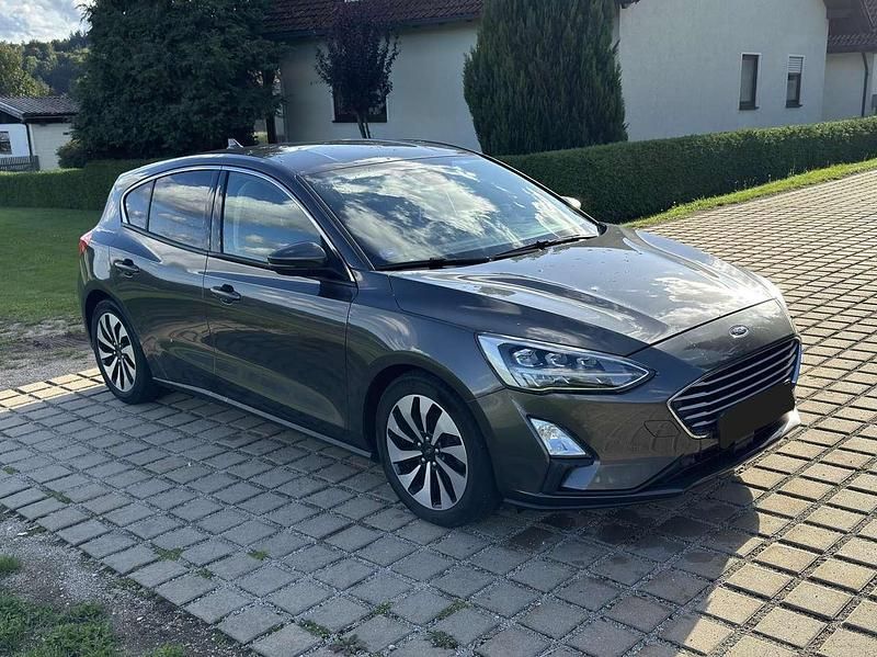 Gebraucht Ford Focus 125 PS (91 kW) 2018 Grau Limousine