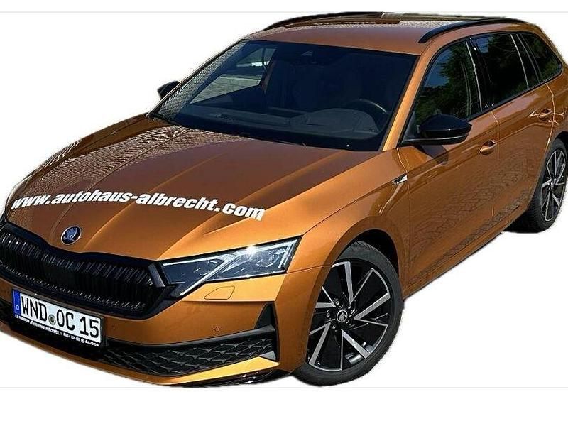 Phoenixorange metallic met. Gebraucht 2024 Skoda Octavia SportLine Kombi | 39.450 € - Bild 1/4