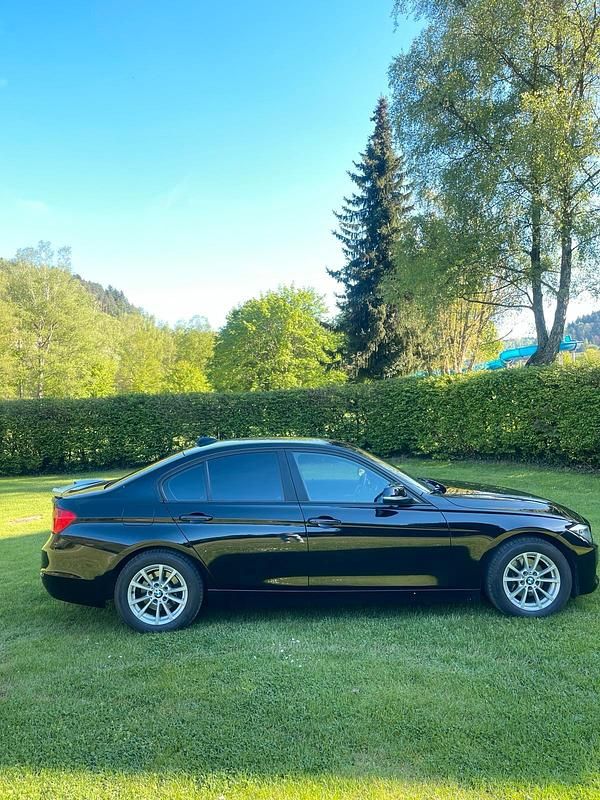 Second-hand BMW 316 116 CP (85 kW) 2012 Negru Berlinǎ