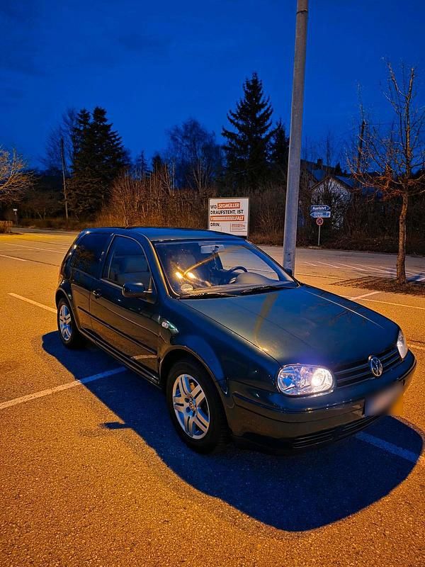Gebraucht VW Golf Highline 101 PS (74 kW) 2002 Grün Coupé