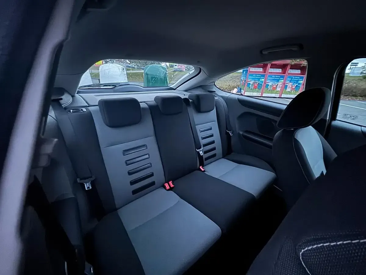 Gebraucht Ford Focus 100 PS (73 kW) 2008 Blau Kleinwagen