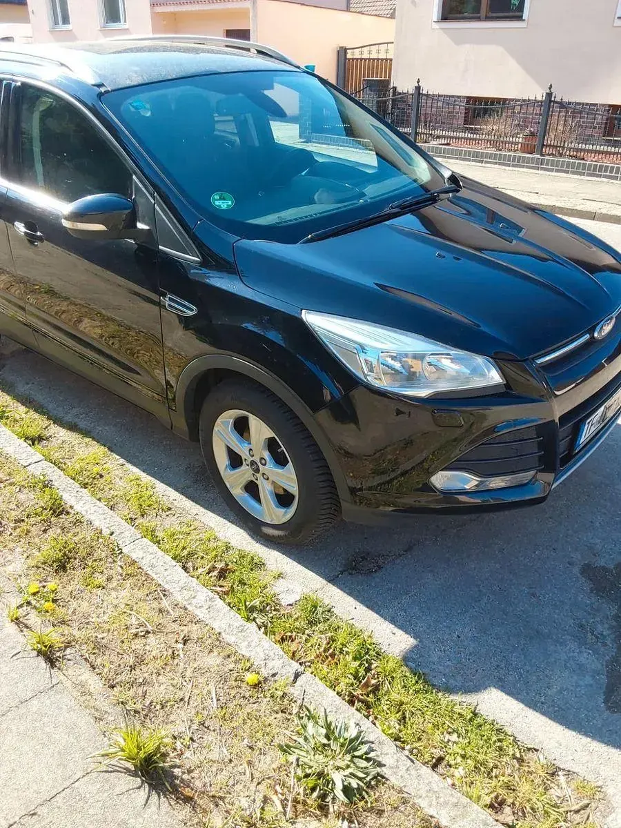 Używany Ford Kuga SYNC Edition 150 KM (110 kW) 2015 Czarny SUV