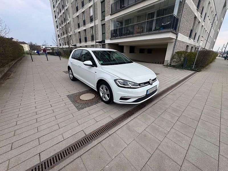 Gebraucht VW Golf VII Join 116 PS (85 kW) 2019 Weiß Limousine