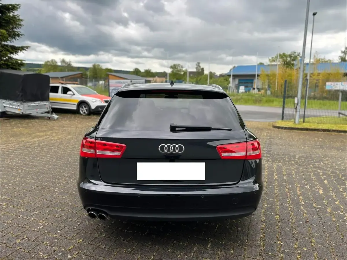 Gebraucht Audi A6 177 PS (130 kW) 2012 Schwarz Kombi