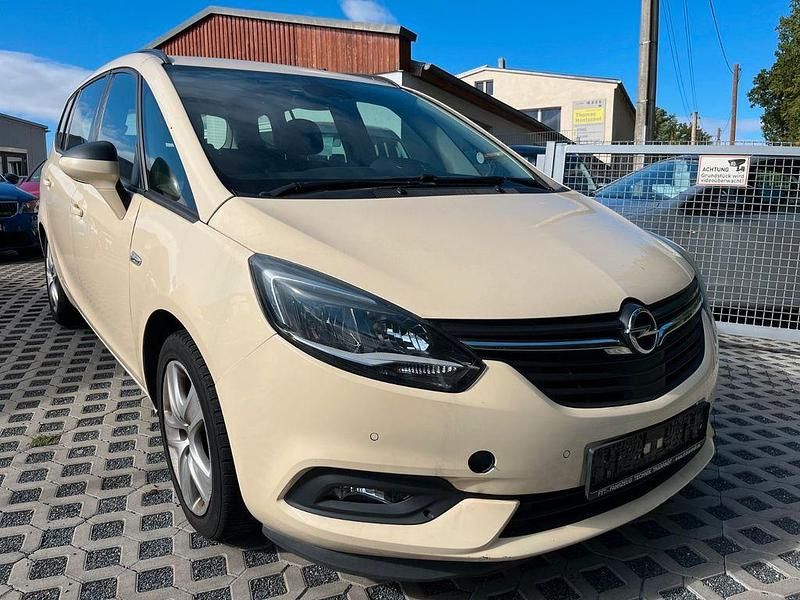 Gelb Gebraucht 2012 Opel Zafira Edition Van / Kleinbus | 2.900 € - Bild 1/4