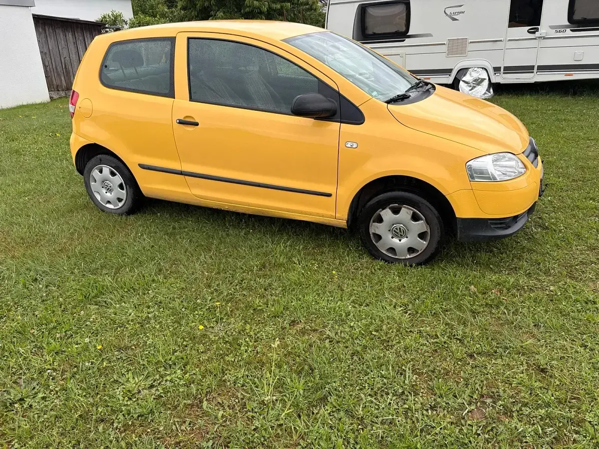 Gebraucht VW Fox 56 PS (41 kW) 2006 Gelb Kleinwagen