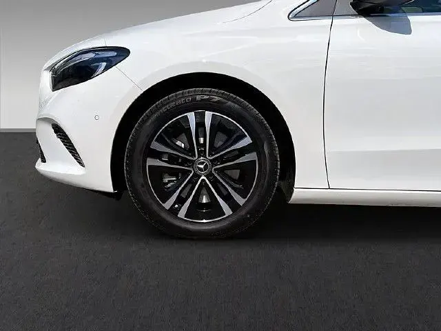 Gebraucht Mercedes B250e Advanced 218 PS (160 kW) 2025 Van / Kleinbus