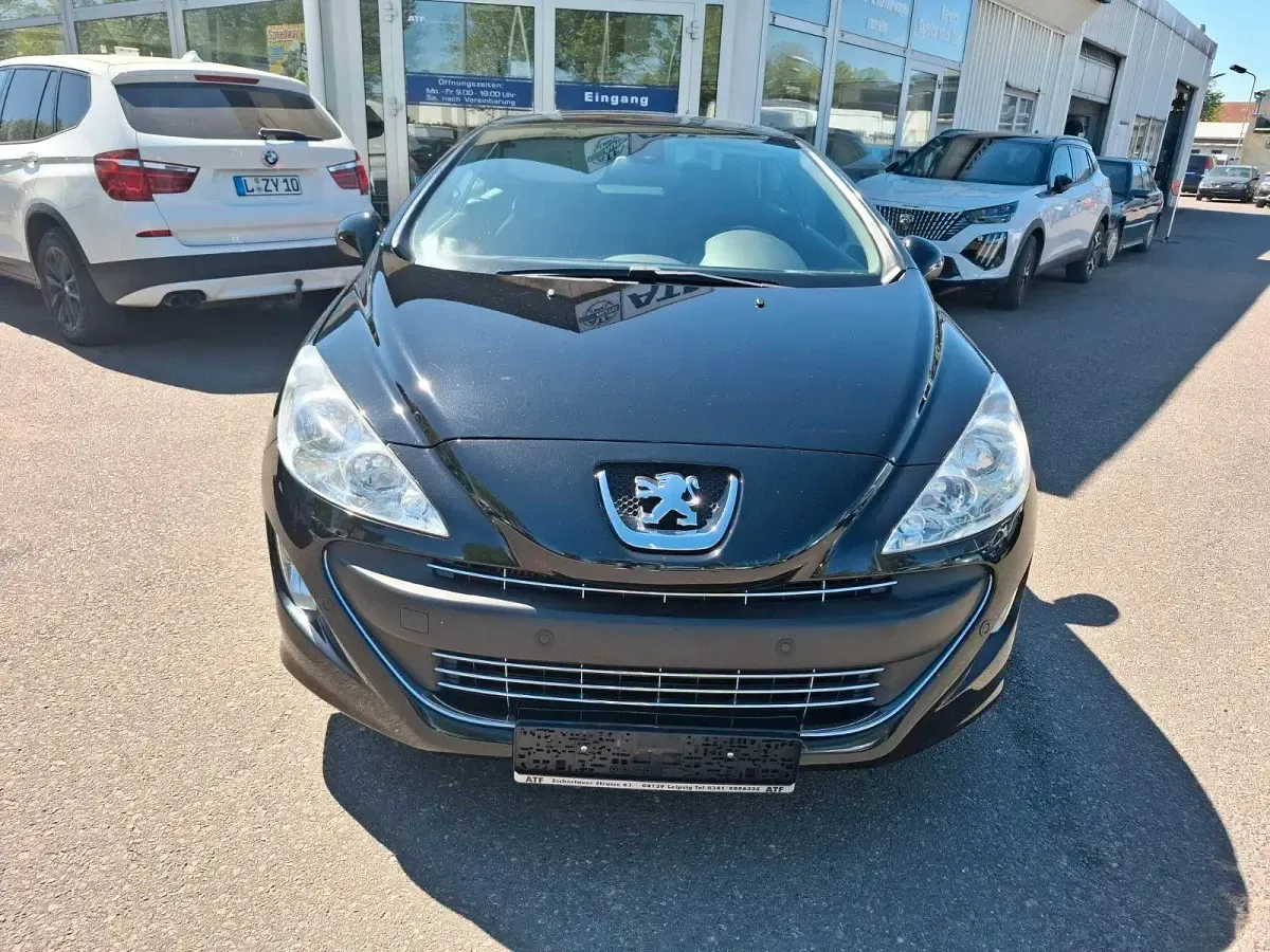 Gebraucht Peugeot 308 CC Premium 156 PS (114 kW) 2011 Schwarz Cabrio