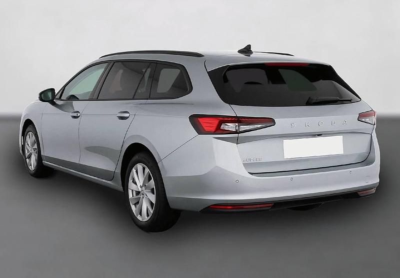 Gebraucht Skoda Superb Selection 150 PS (110 kW) 2024 Silber Kombi