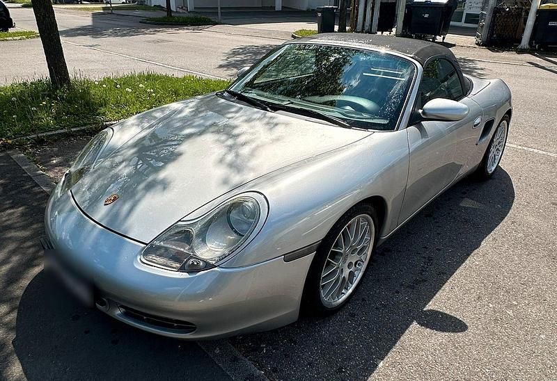 Second-hand Porsche Boxster 252 CP (185 kW) 2001 Argintiu Cabrio