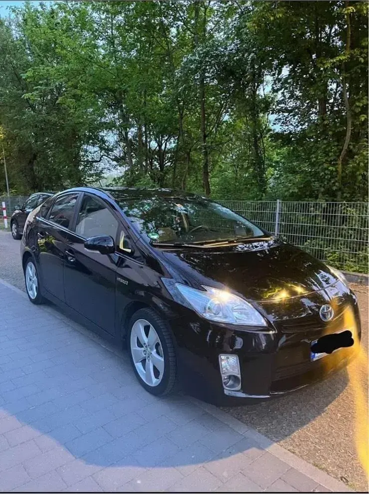 Gebraucht Toyota Prius 130 PS (95 kW) 2011 Schwarz Limousine