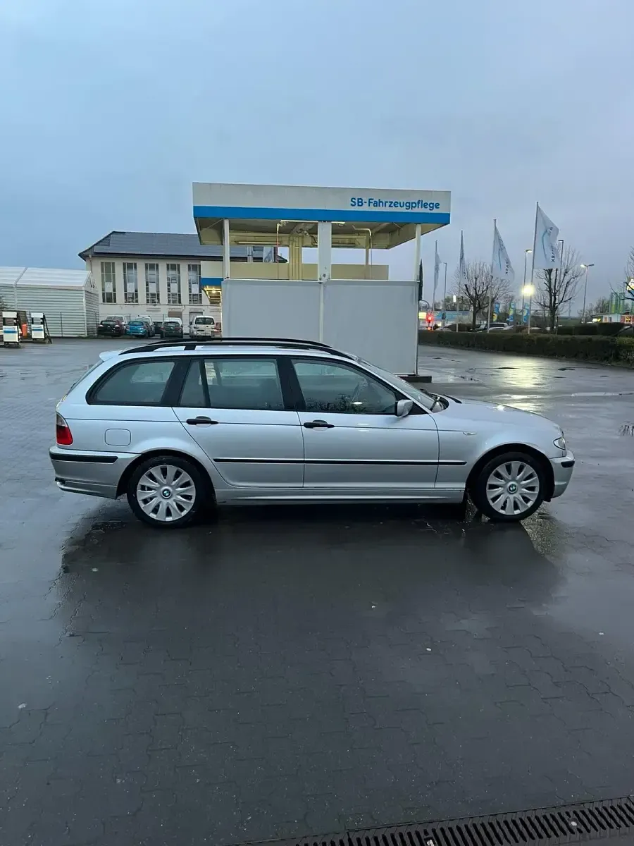 Gebraucht BMW 320 150 PS (110 kW) 2004 Grau Kombi