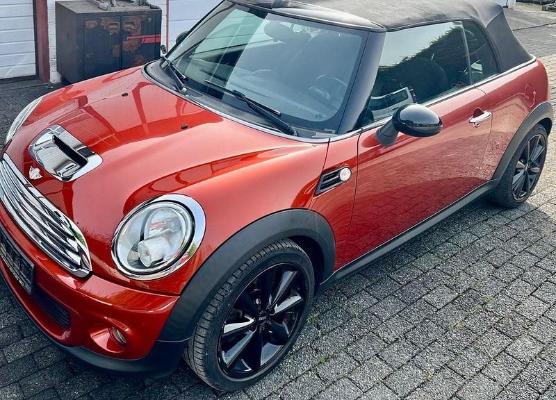Gebraucht Mini Cooper Cabriolet 122 PS (89 kW) 2011 Orange Cabrio