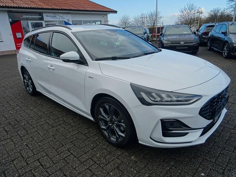 Gebraucht Ford Focus ST-Line 125 PS (91 kW) 2024 Weiß Kombi