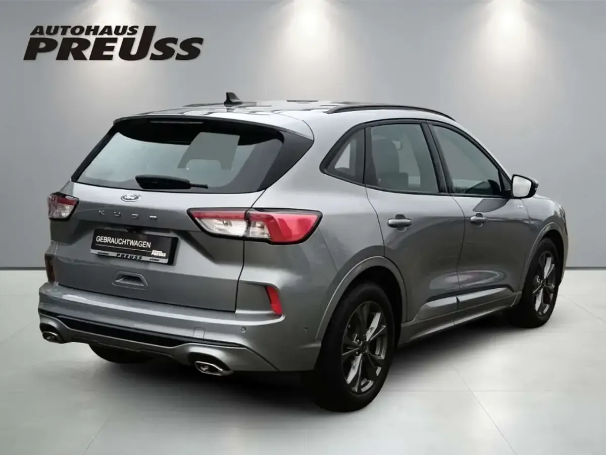 Gebraucht Ford Kuga ST-Line 120 PS (88 kW) 2023 Solarsilber SUV