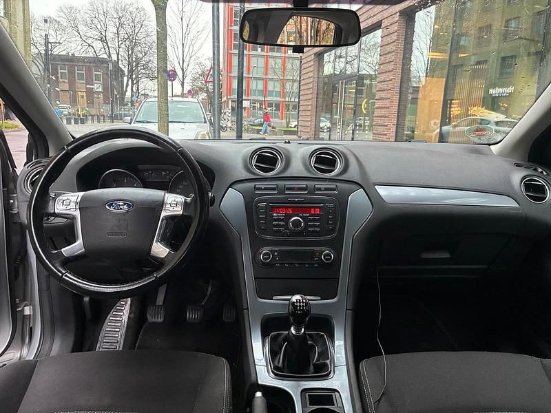Gebraucht Ford Mondeo 116 PS (85 kW) 2012 Limousine