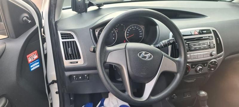 Gebraucht Hyundai i20 Edition 86 PS (63 kW) 2014 Weiß Kleinwagen