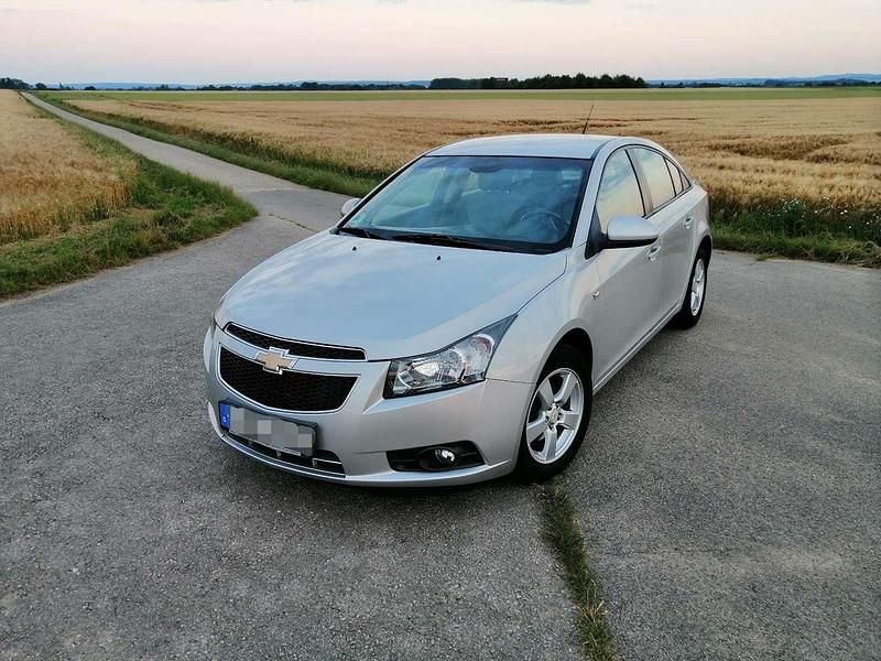 Silber Gebraucht 2009 Chevrolet Cruze LS Limousine | 2.600 € (Guter Preis) - Bild 1/4